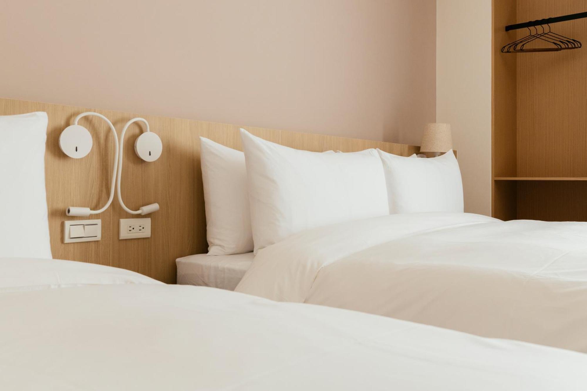 鹹菜巷8號 Hotel ไถหนาน ภายนอก รูปภาพ