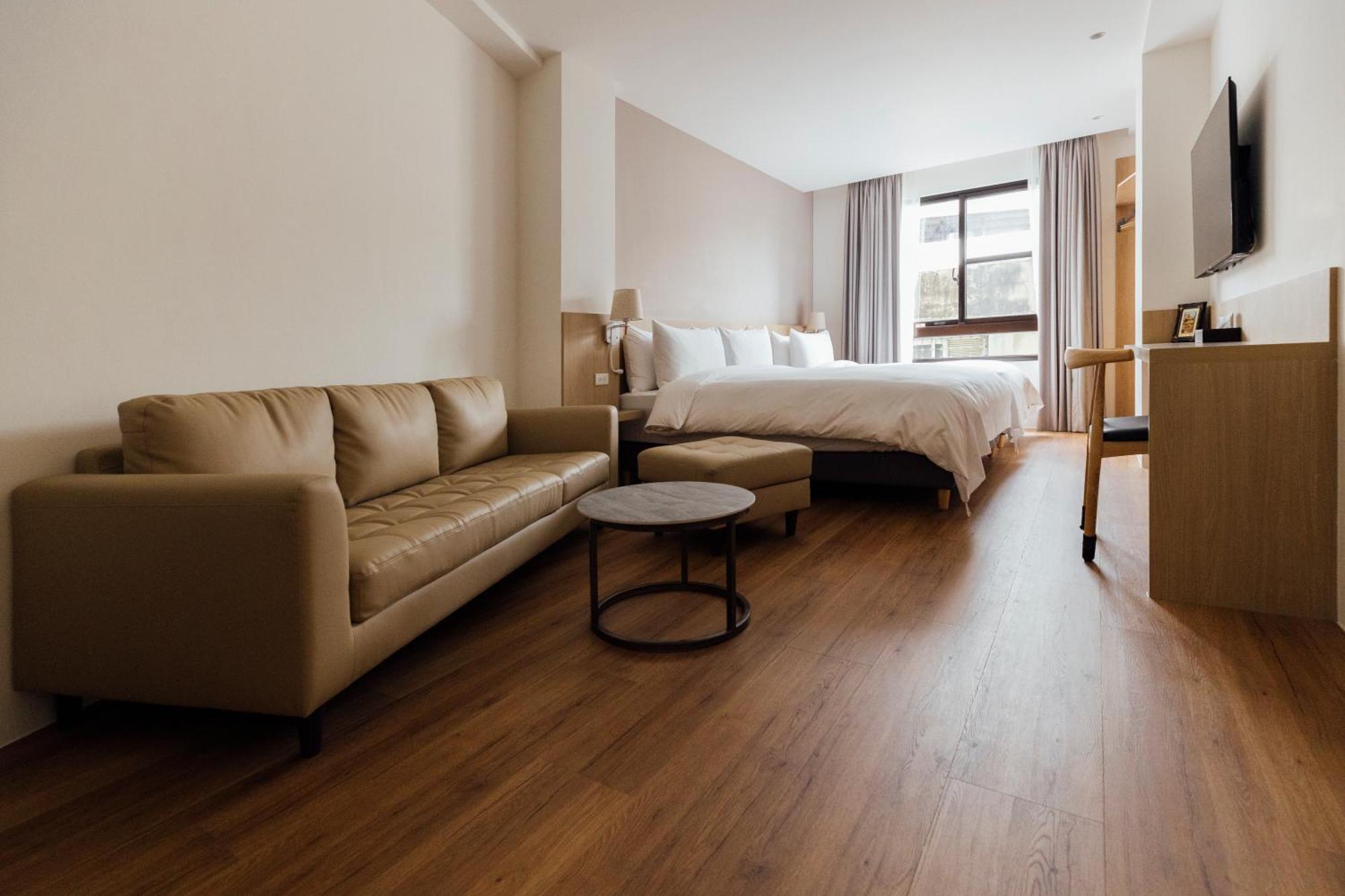 鹹菜巷8號 Hotel ไถหนาน ภายนอก รูปภาพ