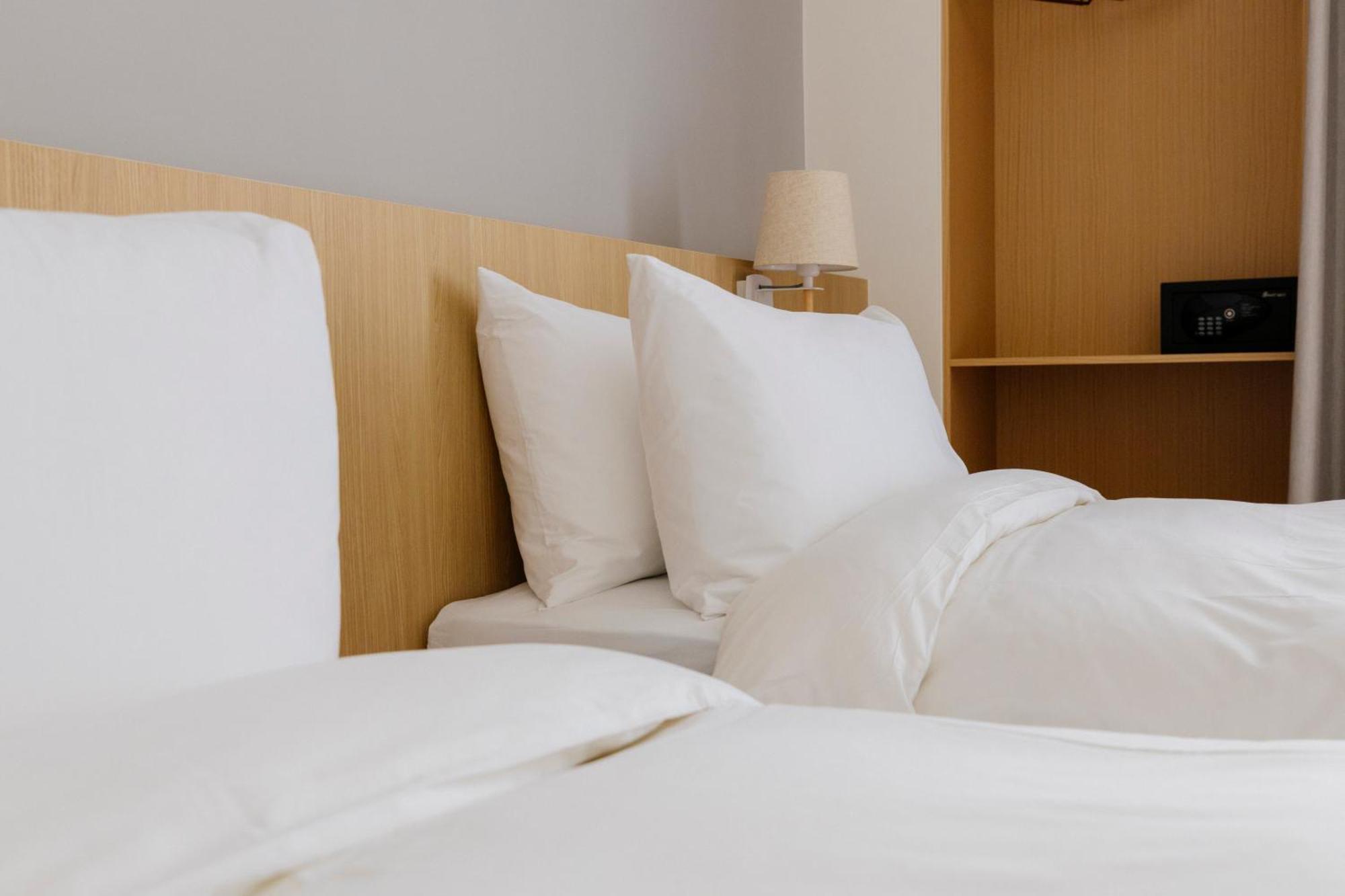 鹹菜巷8號 Hotel ไถหนาน ภายนอก รูปภาพ