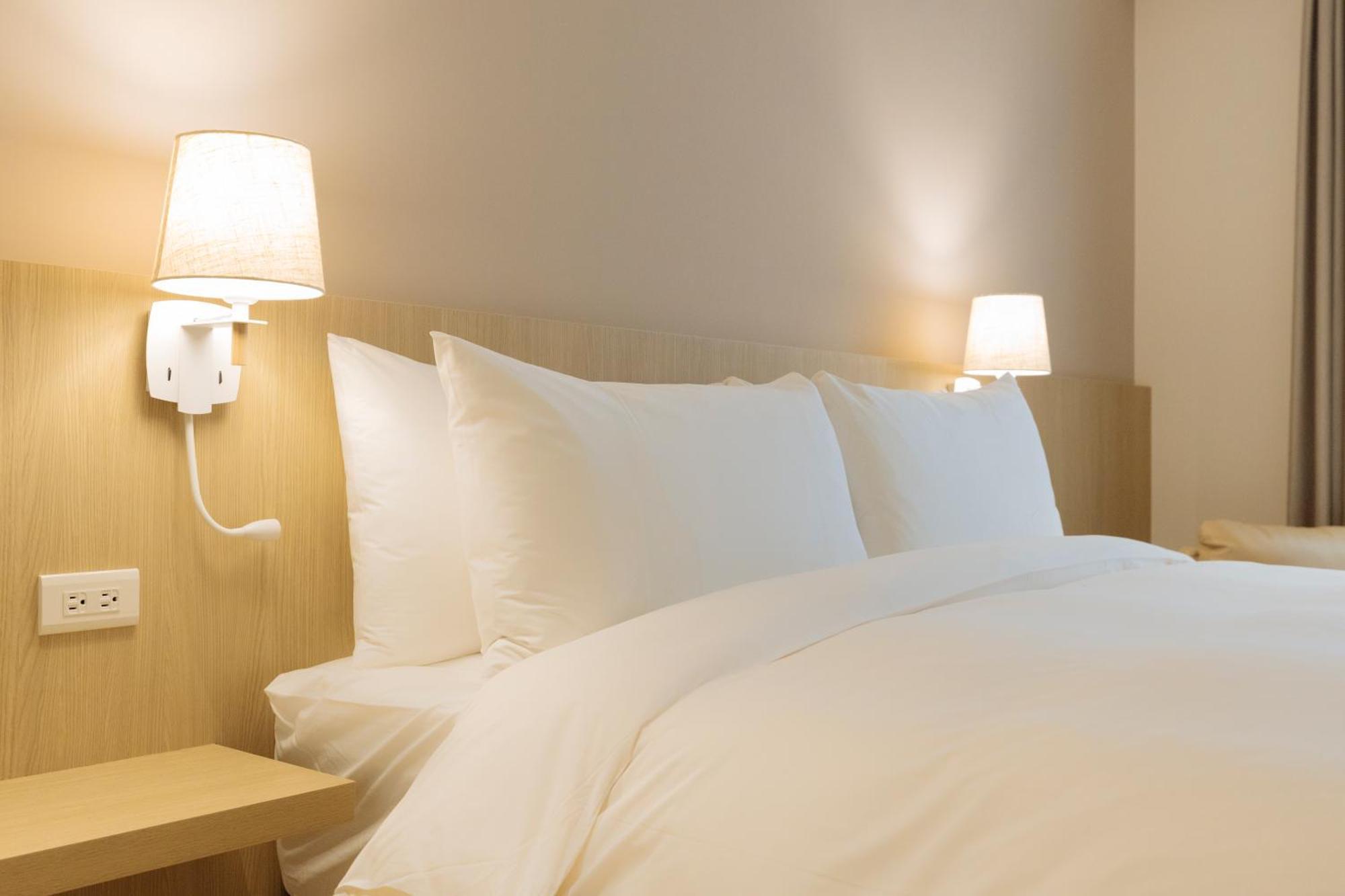 鹹菜巷8號 Hotel ไถหนาน ภายนอก รูปภาพ